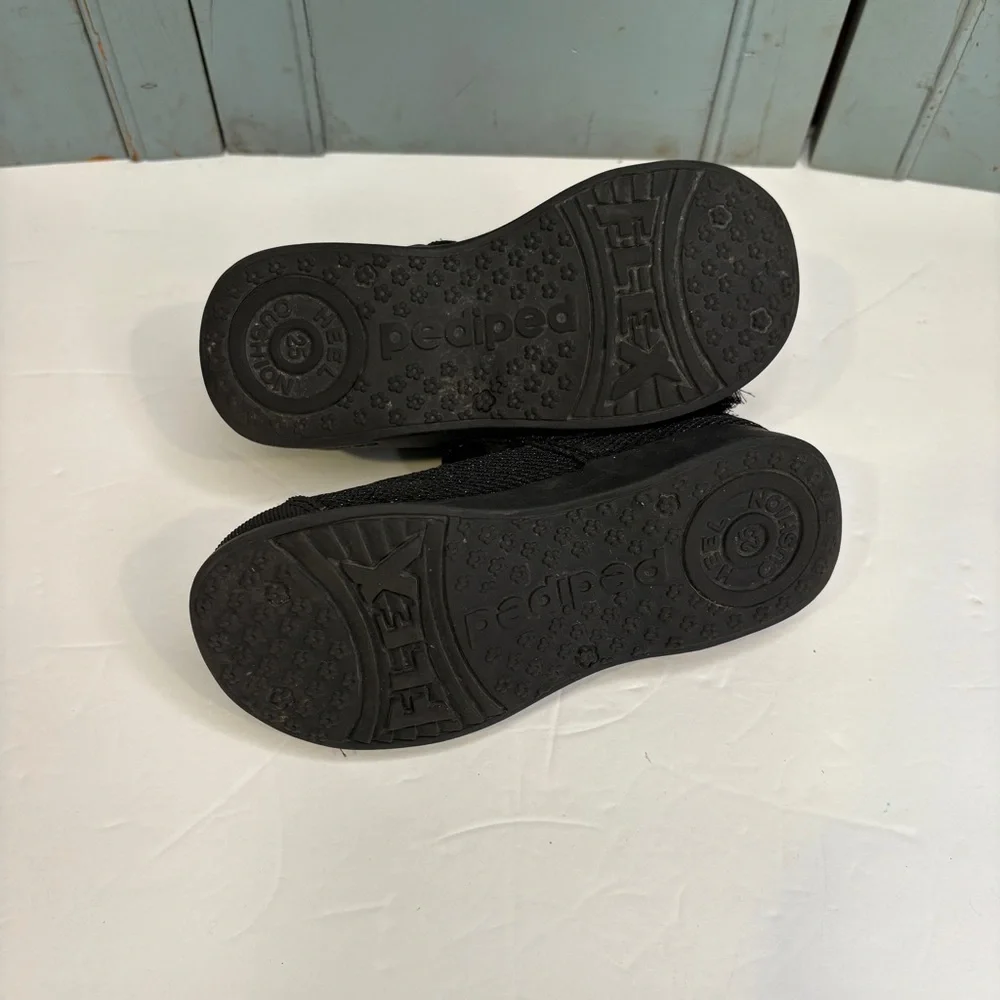 Pediped Black Glittery Mary Jane Shoes With Rose Applique Size 8.5 US 25 EU